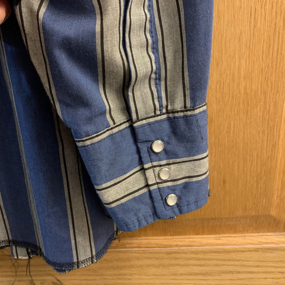 Vintage 90’s Wrangler Pearl Snap Blue w/ Gray Stripe Western LS Shirt Men’s 2XL - Picture 3 of 4